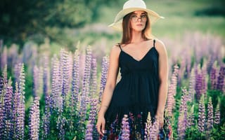 Картинка девушка, высокая трава, на природе, фотограф Константин каёкин, поле