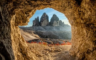 Картинка пейзаж, камни, Tre Cime di Lavaredo, природа, пещера, Тре Чиме ди Лаваредо, Доломиты, Италия, горы