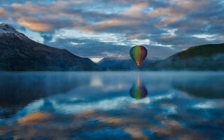 Картинка Воздушный шар, озеро, вечер, природа