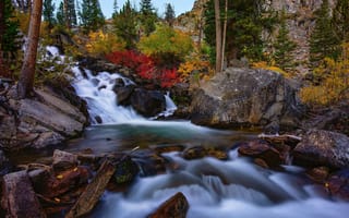 Картинка осень, пейзаж, Калифорния, лес, камни, водопад, США, река, природа