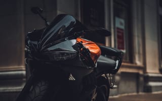 Обои мотоцикл, черный, здание, байк