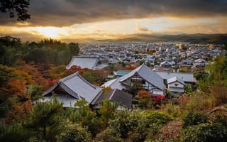 Картинка Япония, Киото, Дома, Крыша, Город, Горы, Облака