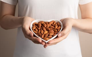 Картинка nuts, heart shaped bowl, almonds