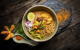 Картинка Khao Soi, Northern Style Curried Noodle Soup, Thailand