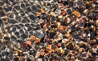 Картинка блики, вода, галька, пляж