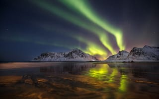 Картинка ночь, отражение, северное сияние, норвегия, горы
