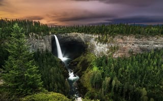 Картинка деревья, пейзаж, водопад, канада, британская колумбия, лес, природа, национальный парк, водопад хелмкен