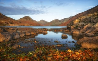 Картинка озеро, осень, камни, англия, горы, пейзаж, листья