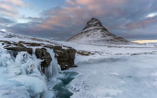 Картинка небо, лёд, горы, облака, киркьюфетль, исландия, зима, снег, водопад, kirkjufellsfoss, kris williams