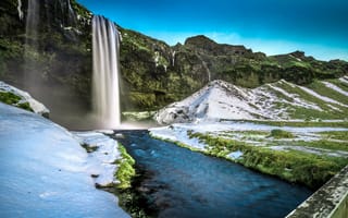 Картинка трава, исландия, снег, скалы, мост, водопад