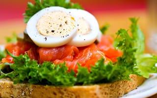 Картинка зелень, красная рыба, рыба, сэндвич, яйцо, хлеб, яйца, сёмга, бутерброд
