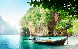 Картинка скалы, пейзаж, лодка, море, пляж, тропики, природа, залив, таиланд