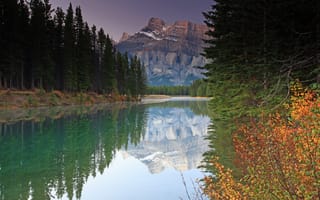 Обои горы, канада, отражение, национальный парк банф, озеро два джека, альберта, осень