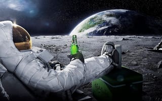Картинка космонавт бухает на луне