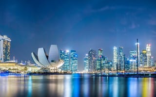 Картинка ночь, фонари, дизайн, небоскребы, сингапур, здания, набережная, огни