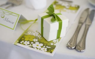 Картинка стол, подарок, светло-зеленый, коробочка