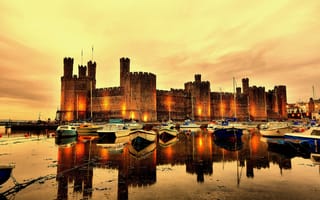 Картинка замок, лодки, North wales, крепость, Cearnarfon Castle, стены, башни