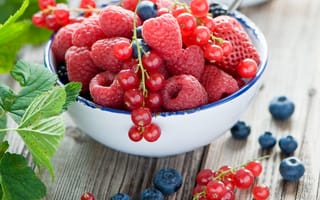 Картинка blueberries, cassis, клубника, fruit, raspberries, strawberries, малина