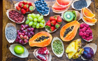 Картинка фрукты, голубика, витамины, малина, папайя, Гранат, дольки, виноград, грейпфрут, апельсин, киви, лайм, ананас, клубника