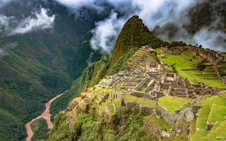 Картинка лес, Peru, machu picchu, горы, Облака, деревья, река, анды, вид сверху, ущелье, высота, развалины, пропасть