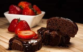 Обои шоколад, strawberry, еда, food, fruit, сладкое, chocolate, cream, sweet