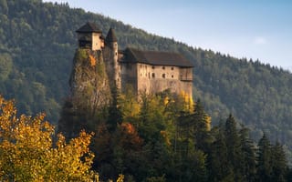 Обои Замок на холме в Словакии