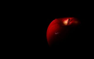 Картинка яблоко, красное, капли, черный