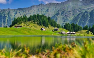 Картинка швейцария, озеро, лето, горы, зелень, Озеро в горах