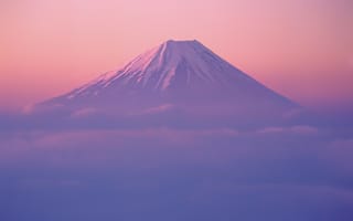 Картинка Гора Фуджи в розовой дымке