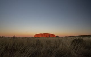 Картинка австралия, степь, гора, камень