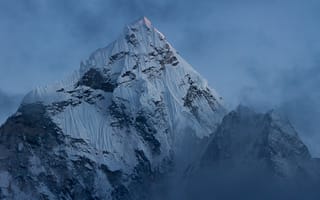 Картинка гора, вершина, туман, снег