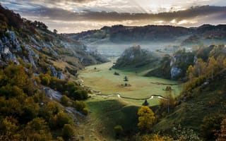 Картинка Горная долина в Румынии