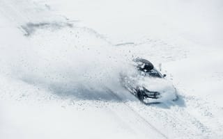 Картинка Audi RS6 Avant в снегу