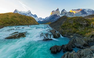 Картинка Река в национальном парке Торрес-дель-Пайне, Чили