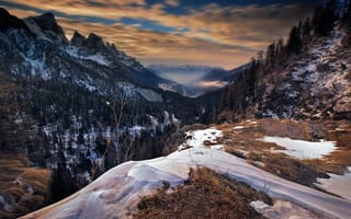 Картинка Зимняя горная долина в Италии
