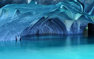 Картинка Мраморный собор пещера на берегу озера Хенераль-Каррера, Патагония Чили