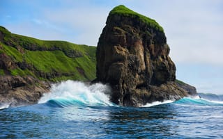 Картинка Скала на острове Шикотан, Курильские острова. Россия