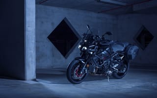 Обои Мотоцикл Yamaha MT-10 в гараже