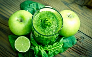 Картинка Зеленый смузи с яблоком, лаймом и зеленью
