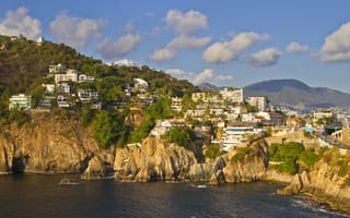 Картинка Дома на скале у побережья, город Акапулько Мексика