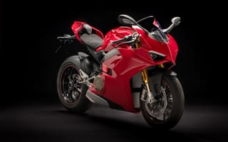 Картинка Красный мотоцикл Ducati Panigale V4 S, 2018 вид спереди