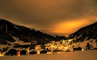 Картинка Зимняя ночь в горном городе, Швейцария
