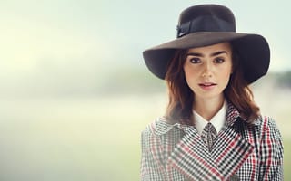 Картинка Актриса Лили Коллинз в большой черной шляпе