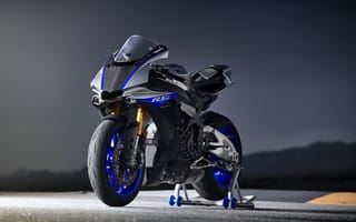 Картинка Стильный новый мотоцикл Yamaha YZF-R1M, 2018 года