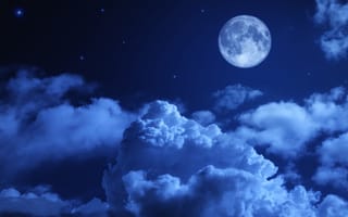 Картинка Большая луна на ночном небе с белыми облаками