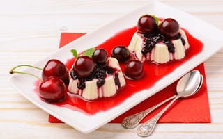 Обои Десерт с желе и ягодами черешни на тарелке с сиропом