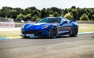 Картинка Быстрый синий автомобиль Chevrolet Corvette Grand Sport Side