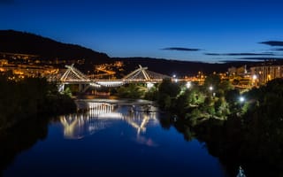 Картинка Ночной мост над рекой, Испания