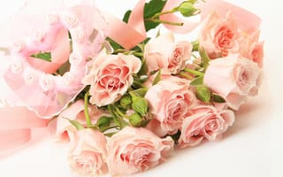 Картинка Красивый букет розовых роз с сердцем на белом фоне