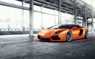 Картинка Оранжевый автомобиль Lamborghini Aventador под мостом